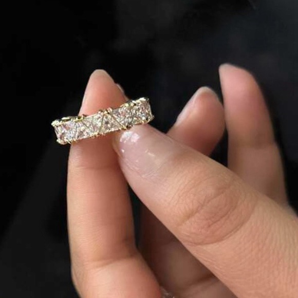 Gold or Silver “Hailey” 💎 Eternity Ring (multiple sizes) - Picture 8 of 11